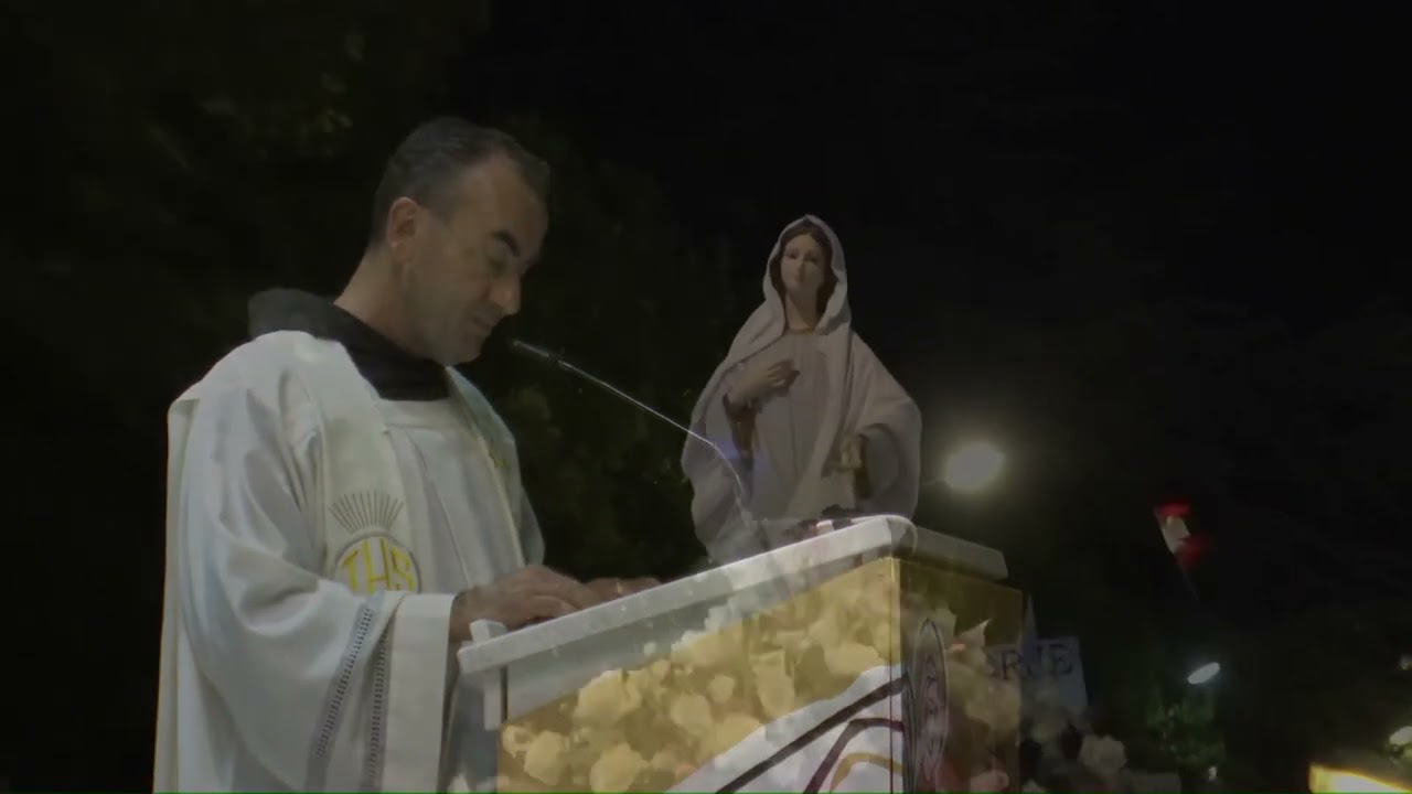 Процессия со статуей Богородицы на 33-м Младифесте в Меджугорье, 2.8.2022